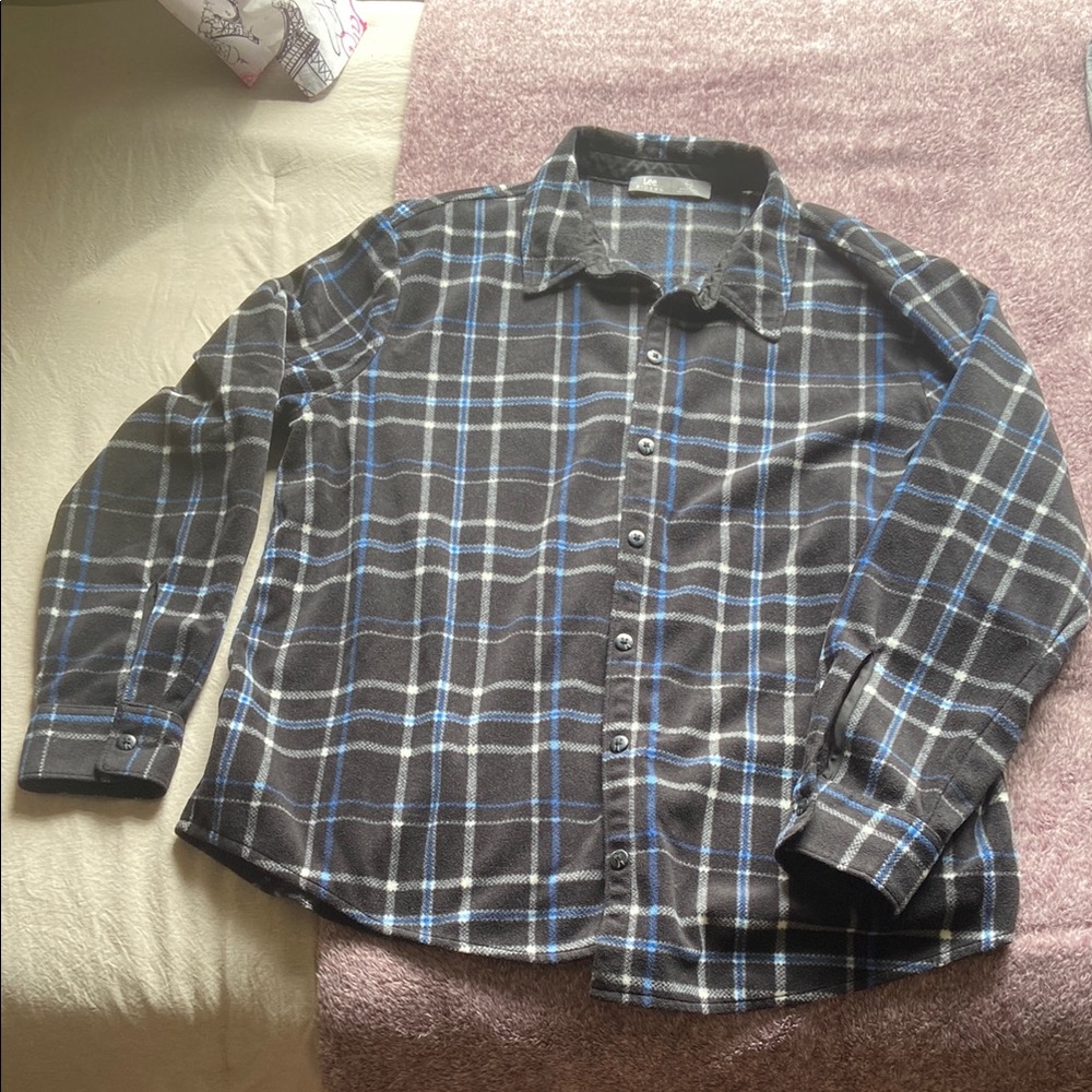 Lee’s Black and Blue Button Down Shirt with Long Sleeves